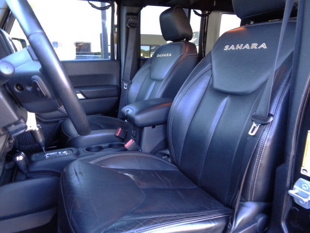 Used 2016 Jeep Wrangler Unlimited Sahara w/ Dual Top Group AWD/4WD image 2