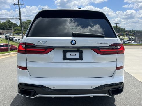 Used 2022 BMW X7 xDrive40i w/ M Sport Package AWD/4WD image 8