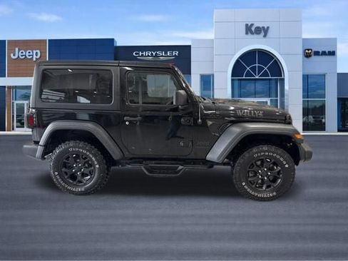 Used 2020 Jeep Wrangler Sport AWD/4WD image 9
