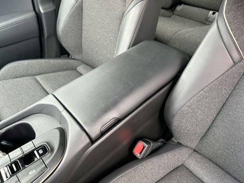 Used 2023 Toyota Crown XLE image 16