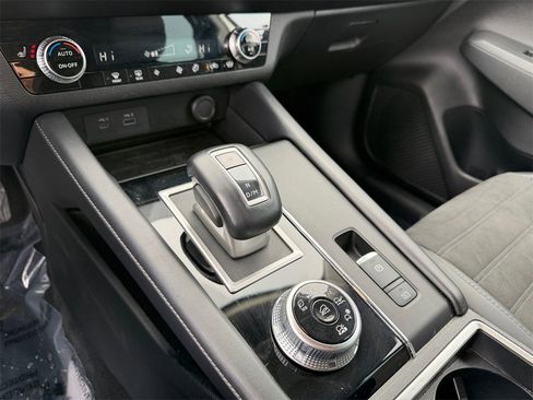 Used 2023 Mitsubishi Outlander SE image 21