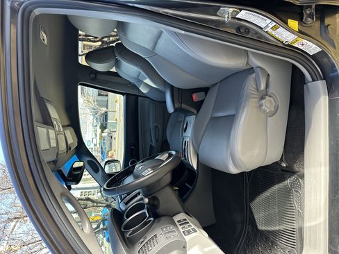 Used 2013 Toyota Tacoma 4x4 Double Cab image 17