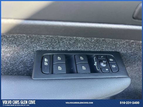 Used 2025 Volvo XC40 B5 Ultra w/ Climate Package image 16