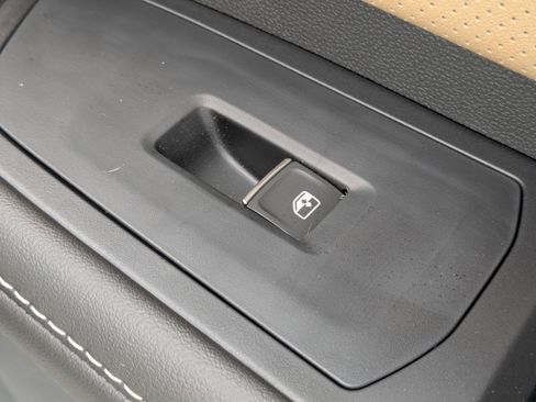 New 2026 Volkswagen Atlas Cross Sport SE image 33