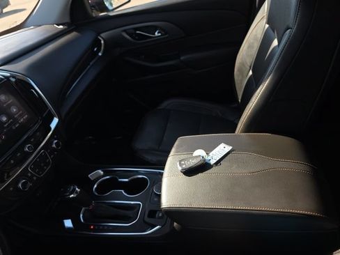 Used 2020 Chevrolet Traverse Premier AWD/4WD image 31