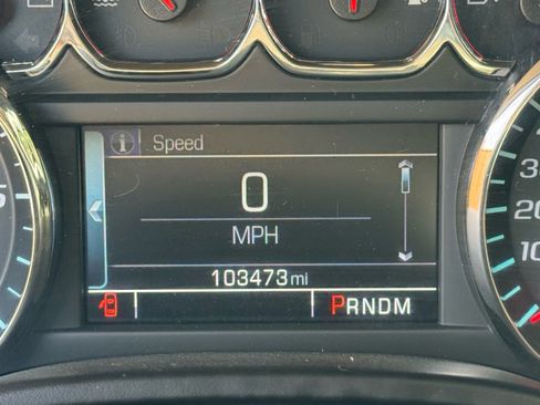 Used 2015 Chevrolet Suburban LT RWD image 5