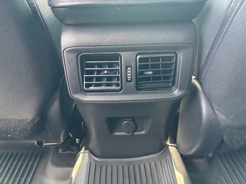 Used 2022 Toyota RAV4 LE AWD/4WD image 13