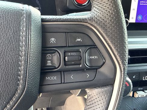 Used 2024 Toyota Tacoma TRD Sport AWD/4WD image 25