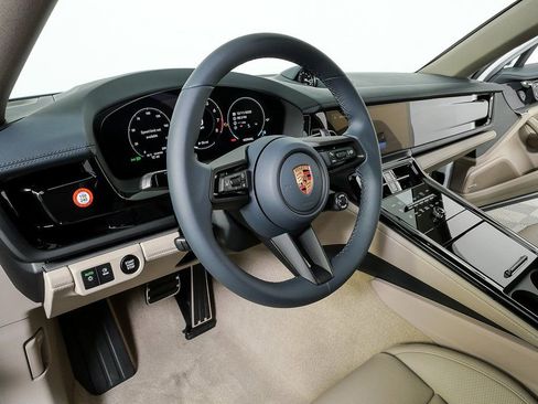 New 2026 Porsche Panamera 4 image 4