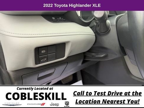 Used 2022 Toyota Highlander XLE AWD/4WD image 19