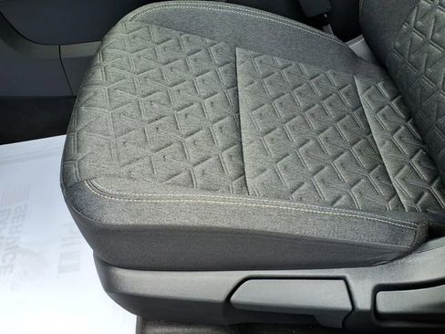 Used 2025 Nissan Kicks SV FWD image 7