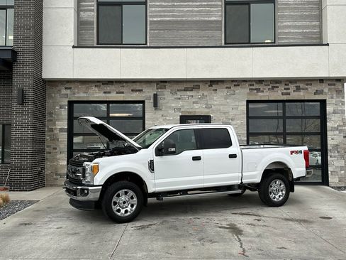 Used 2017 Ford F250 XLT w/ XLT Value Package image 19