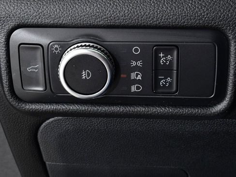 Used 2022 Ford Explorer XLT w/ Equipment Group 202A image 32