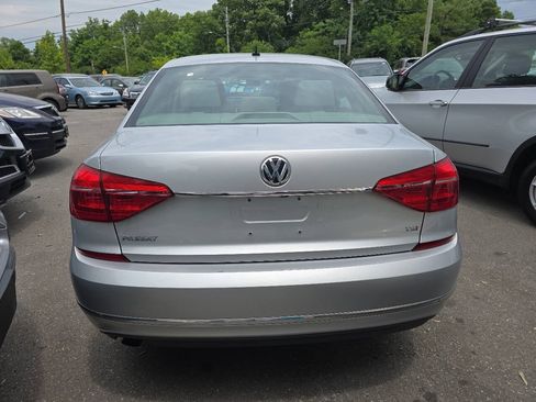 Used 2016 Volkswagen Passat 1.8T S FWD image 5