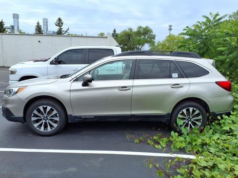 Used 2016 Subaru Outback 2.5i Limited image 3