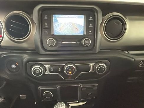 Used 2019 Jeep Wrangler Unlimited Sport AWD/4WD image 24