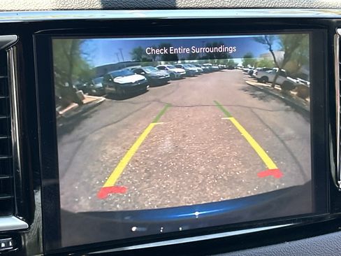 Used 2025 Chrysler Pacifica Select FWD image 23