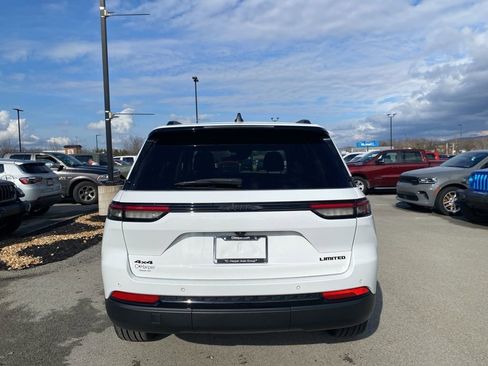 Used 2023 Jeep Grand Cherokee Limited w/ Black Appearance Package image 3