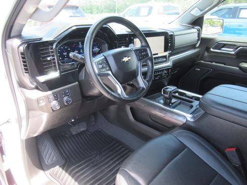 Used 2023 Chevrolet Silverado 1500 LTZ w/ Z71 Off-Road Package AWD/4WD image 17