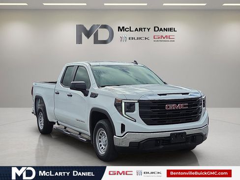 Used 2025 GMC Sierra 1500 Pro w/ Trailering Package image 1