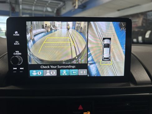 Used 2023 Honda Pilot Elite image 11