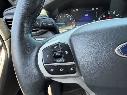 Used 2022 Ford Explorer XLT AWD/4WD image 39