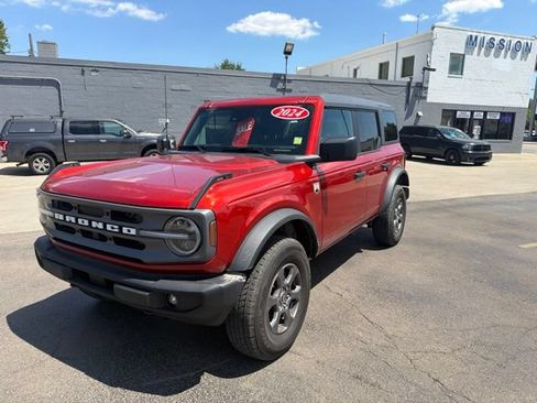 Used 2024 Ford Bronco Big Bend AWD/4WD image 3