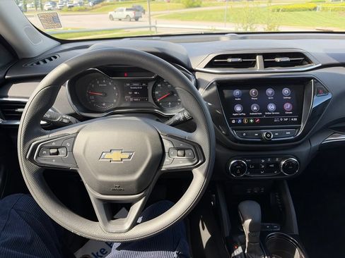 Used 2023 Chevrolet TrailBlazer LT w/ Convenience Package AWD/4WD image 19