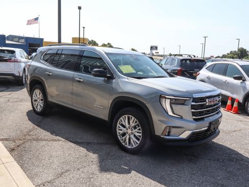 Used 2026 GMC Acadia Elevation w/ Elevation Premium Package FWD image 3