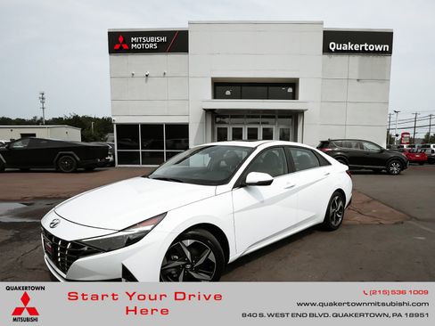Used 2023 Hyundai Elantra Limited w/ Cargo Package FWD image 1
