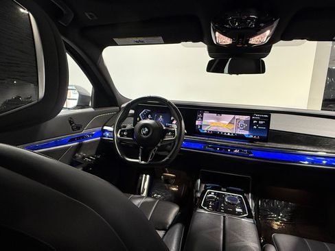 Used 2023 BMW 760i xDrive AWD/4WD image 41