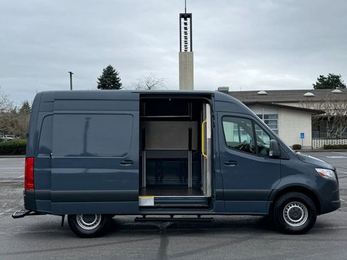 Used 2019 Mercedes-Benz Sprinter 144 image 22