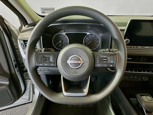 Used 2024 Nissan Rogue SV FWD image 13