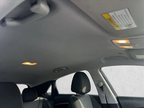 Used 2017 Hyundai Elantra GT image 24