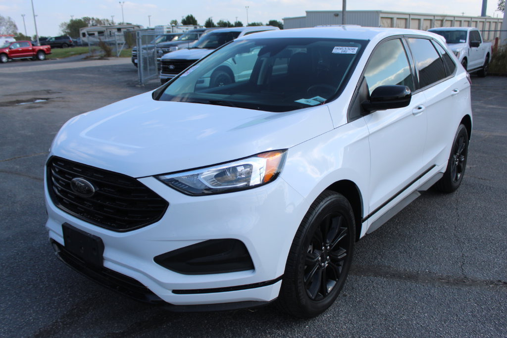 Used 2023 Ford Edge SE w/ Black Appearance Package AWD/4WD image 2