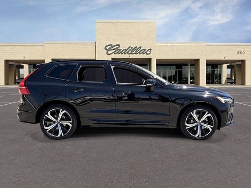 Used 2022 Volvo XC60 B5 R-Design w/ Advanced Package AWD/4WD image 4