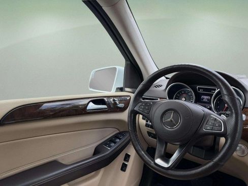 Used 2019 Mercedes-Benz GLS 450 4MATIC image 12