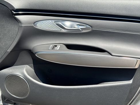 New 2026 Genesis GV70 2.5T Select AWD/4WD image 16