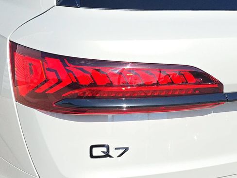 Used 2023 Audi Q7 3.0T Premium Plus AWD/4WD image 38