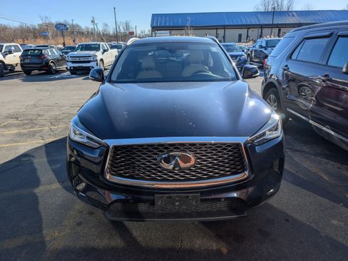 Used 2022 INFINITI QX50 Essential image 2