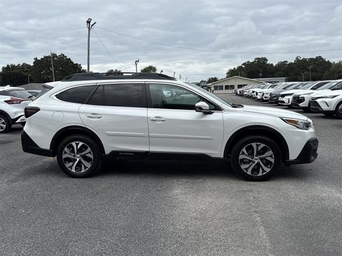 Used 2020 Subaru Outback Limited image 6