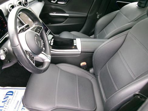 Used 2025 Mercedes-Benz C 300 Sedan image 14