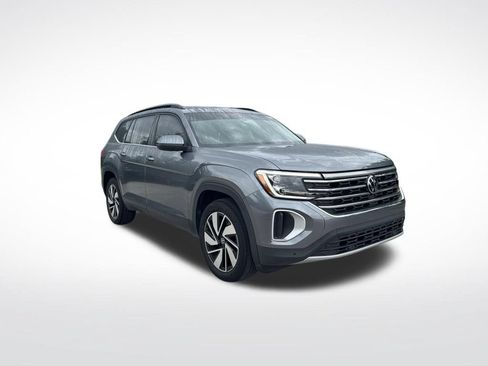 Used 2024 Volkswagen Atlas SE FWD image 2