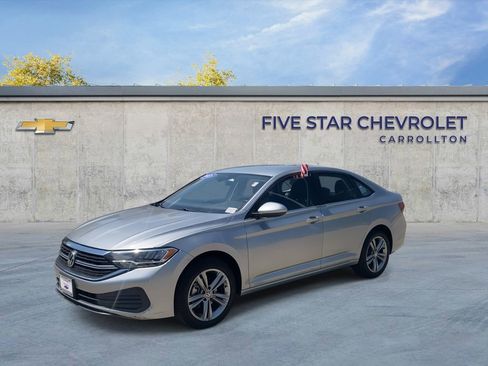 Used 2023 Volkswagen Jetta SE FWD image 4