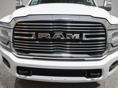 Used 2024 RAM 2500 Laramie AWD/4WD image 4