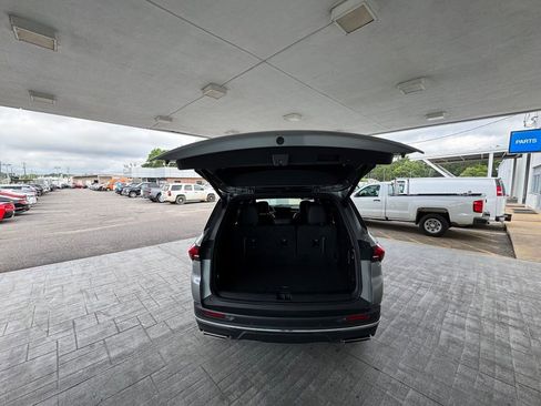 Used 2025 Buick Enclave Preferred FWD image 8