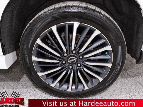 Used 2025 Nissan Armada Platinum Reserve AWD/4WD image 10