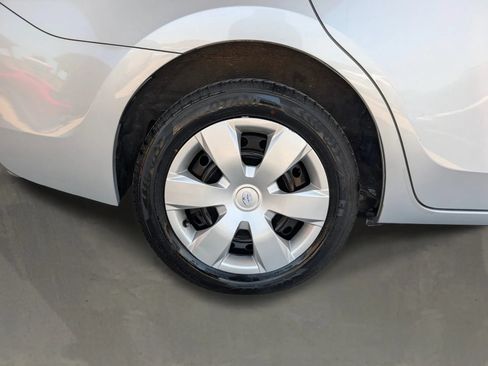 Used 2017 Toyota Corolla LE FWD image 10