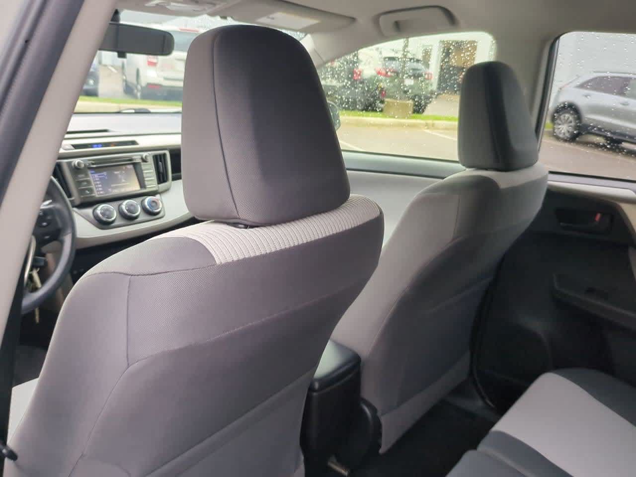 Used 2015 Toyota RAV4 LE AWD/4WD image 17