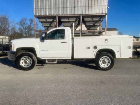 Used 2016 Chevrolet Silverado 3500 W/T image 2